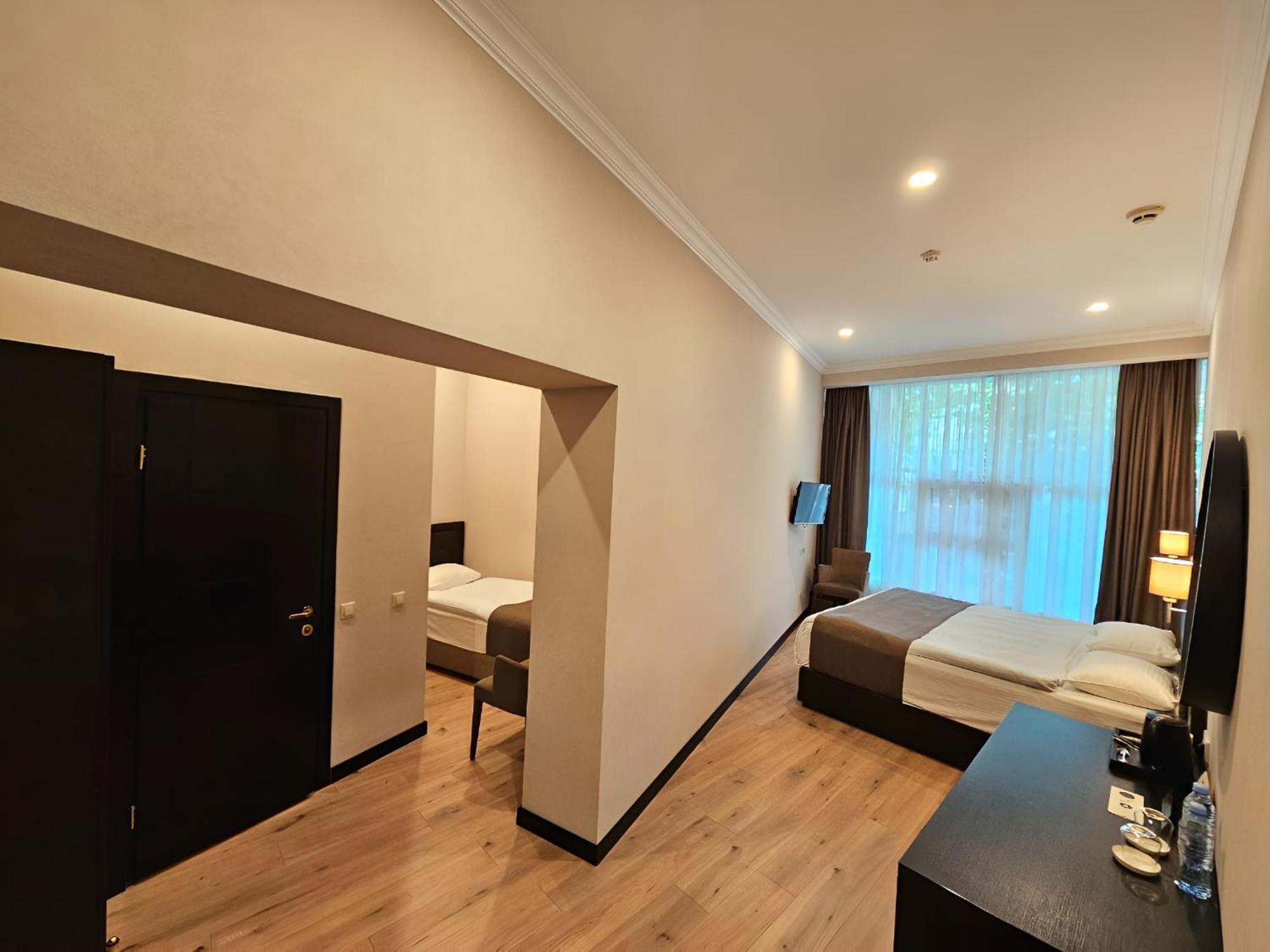 Kalasi Hotel Tbilisi Bagian luar foto